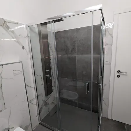 Apartment Lella's House Vicino Metro A 3 Min A Piedi Rome